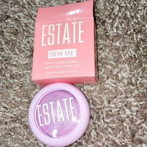 Baked Highlight Powder. Estate. Dew me.